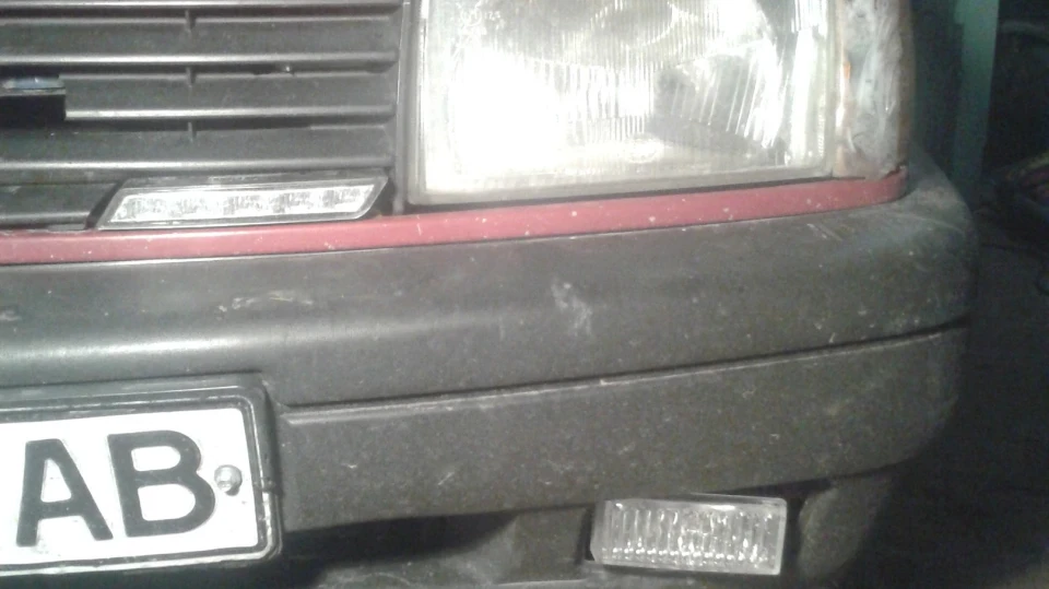 Volkswagen Polo Hatchback ferarri 2