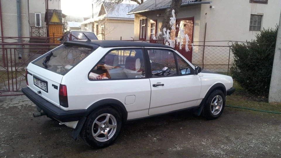 Volkswagen Polo Hatchback Фольцик 2