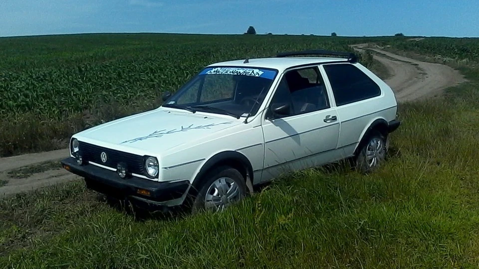 Volkswagen Polo Hatchback Formel E 4