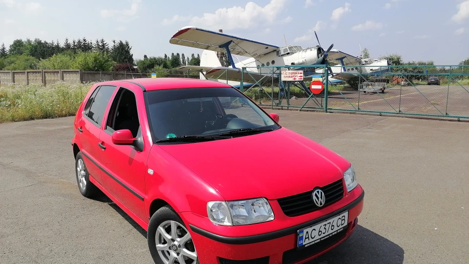 Volkswagen Polo Hatchback Яскравий
