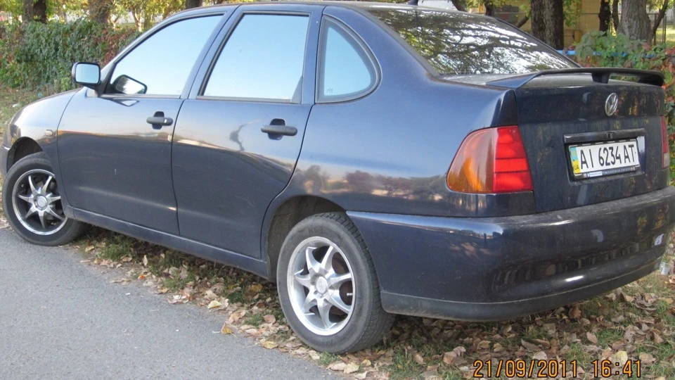 Volkswagen Polo Hatchback Класний 1.6 3
