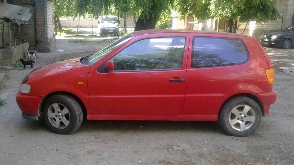 Volkswagen Polo Hatchback Червоний перець Чилі 2