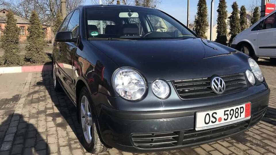 Volkswagen Polo Hatchback Мокрий асфальт 2