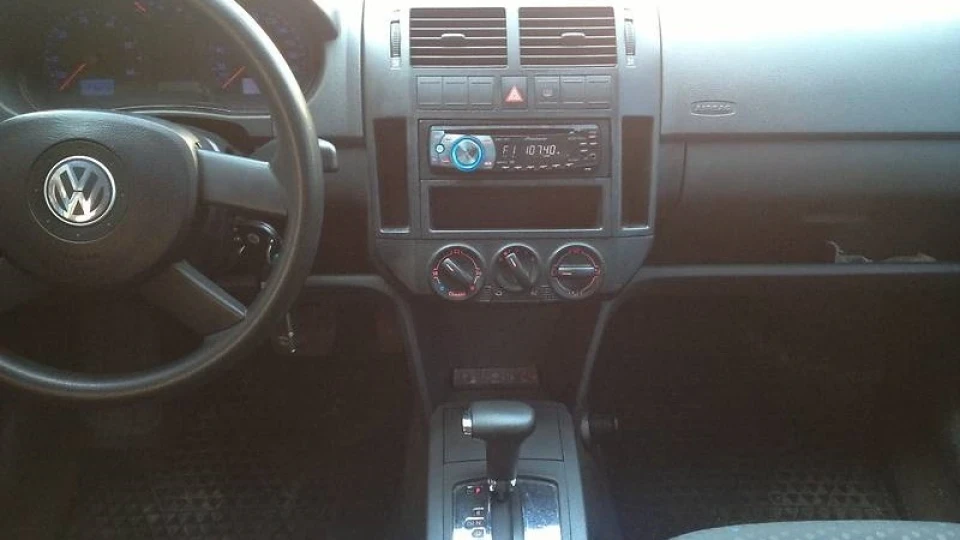 Volkswagen Polo Hatchback Оно 5