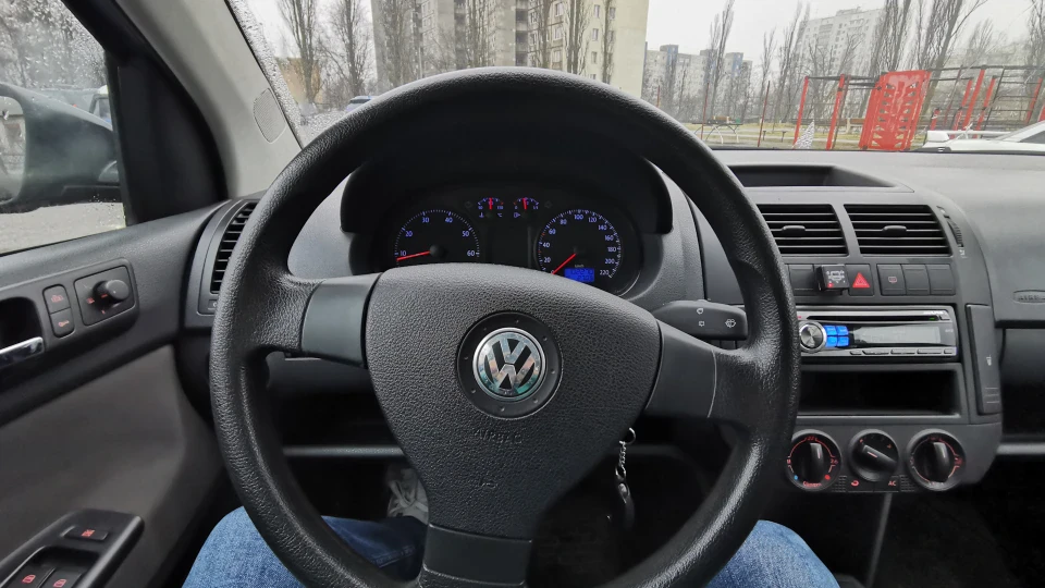 Volkswagen Polo Hatchback Polo_prem 2