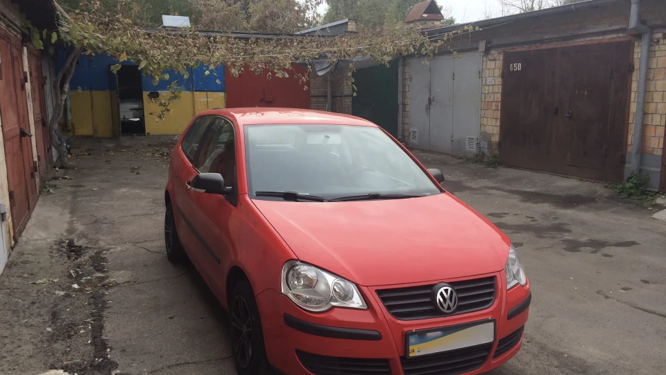 Volkswagen Polo Hatchback Порожнина 2