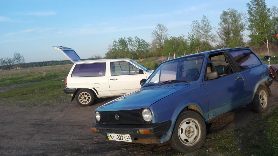 Volkswagen Polo Hatchback Raven 2