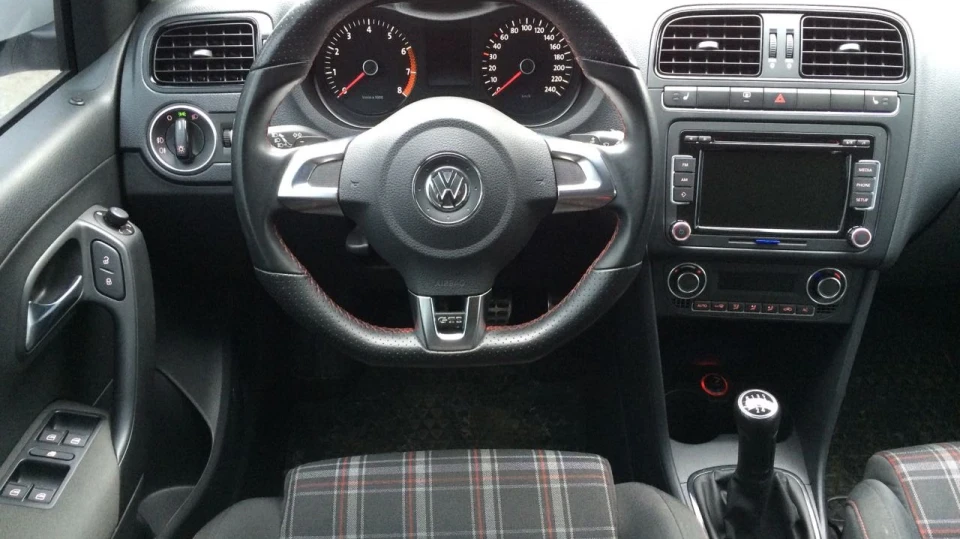 Volkswagen Polo Hatchback Сімейний хетч 4