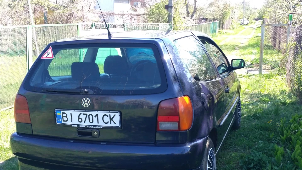 Volkswagen Polo Hatchback Синя Поличка 1,6 АТ