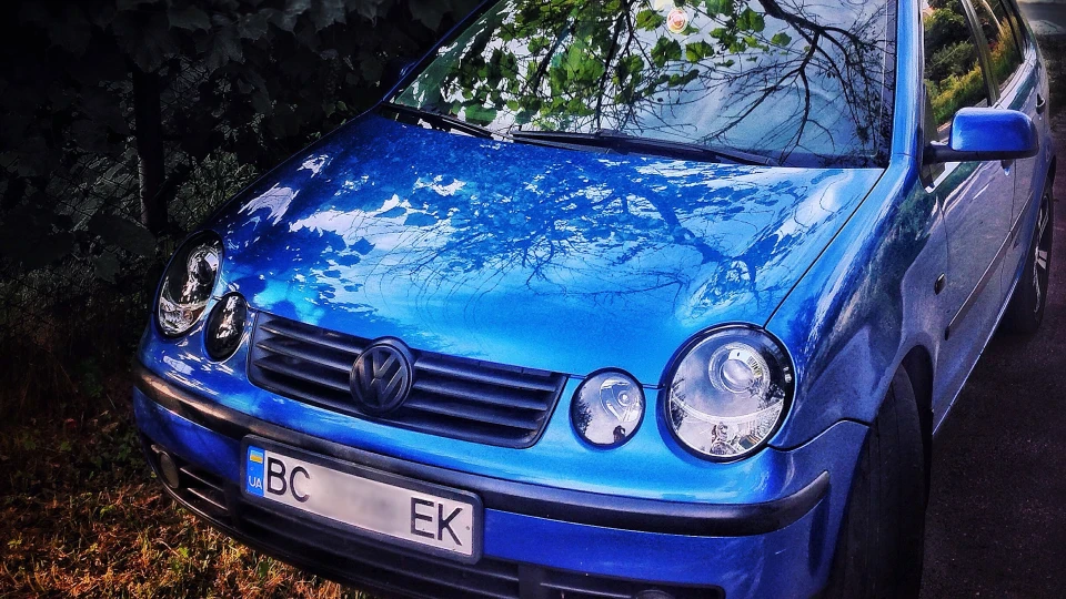 Volkswagen Polo Hatchback Синій металік. 2