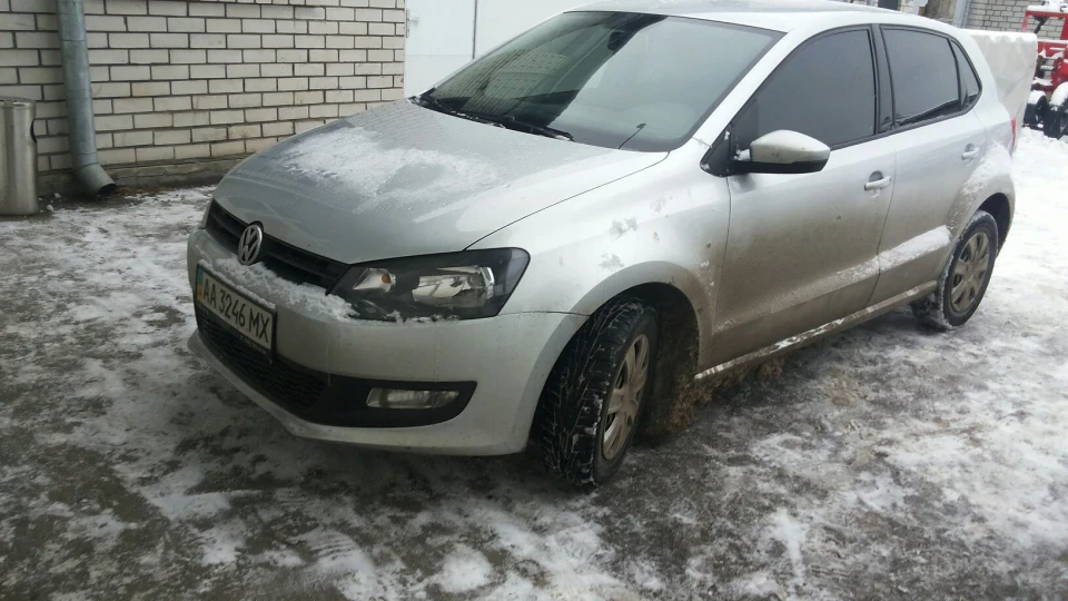 Volkswagen Polo Hatchback Скажена бритва)