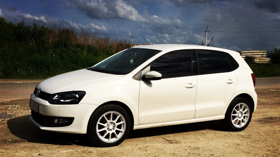 Volkswagen Polo Hatchback VedroWagen 2