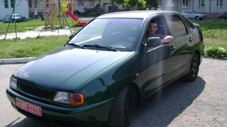 Volkswagen Polo Hatchback ЗеленийWagen 1.4
