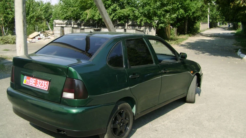 Volkswagen Polo Hatchback ЗеленийWagen 1.4 3