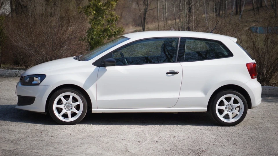 Volkswagen Polo Hatchback Жук 2