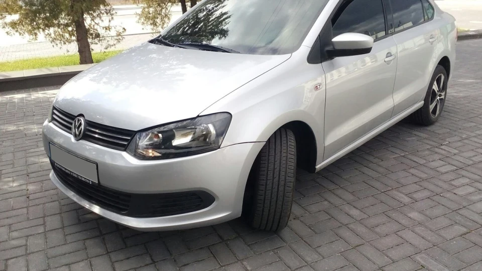 Volkswagen Polo Sedan 2