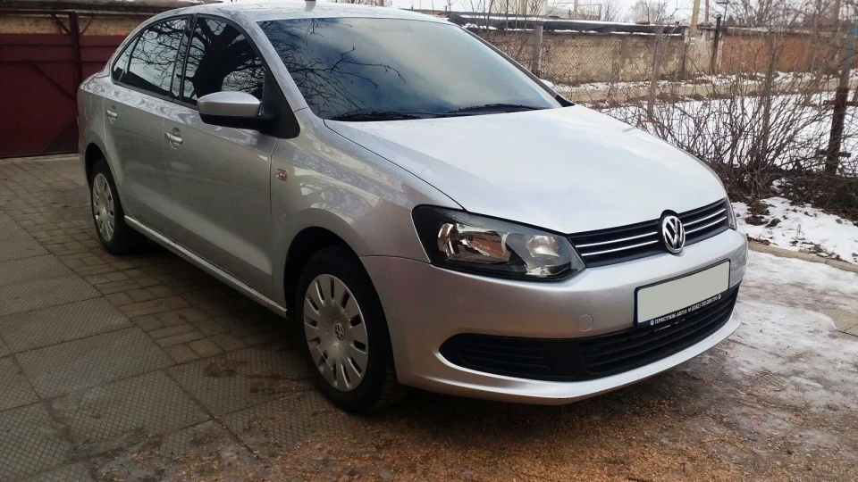 Volkswagen Polo Sedan 5