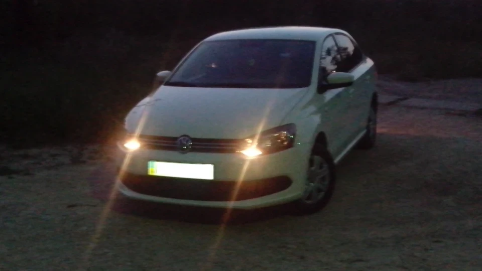 Volkswagen Polo Sedan 5