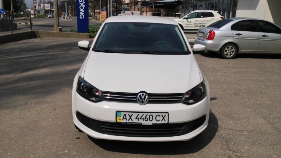 Volkswagen Polo Sedan 2