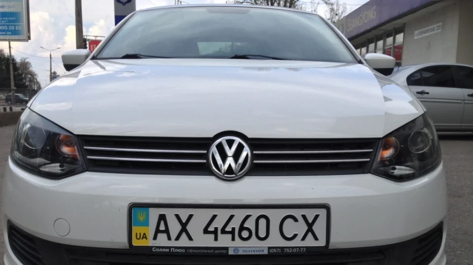Volkswagen Polo Sedan 3