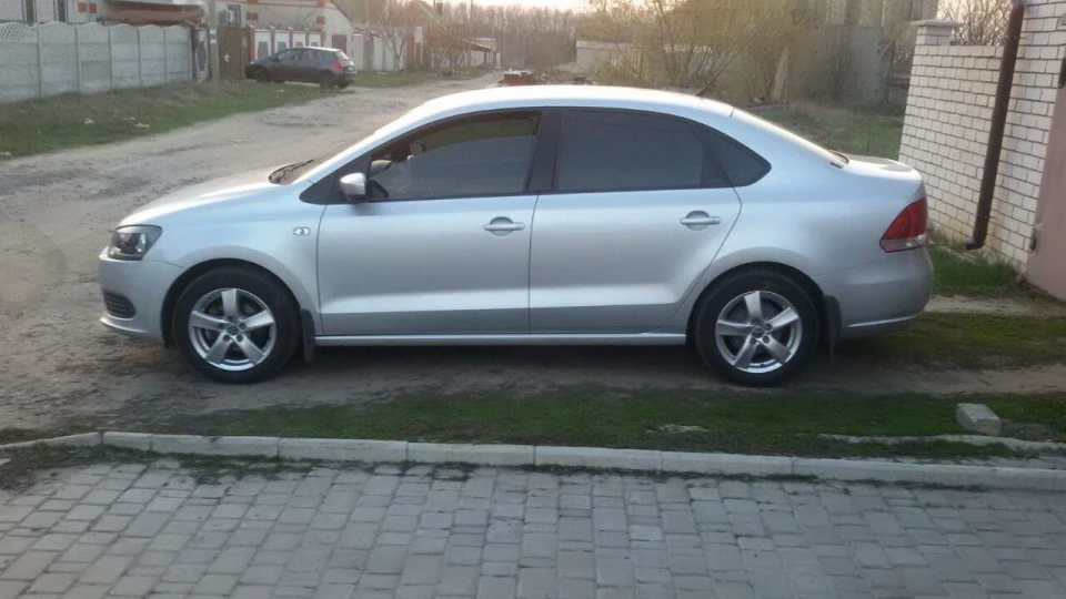 Volkswagen Polo Sedan