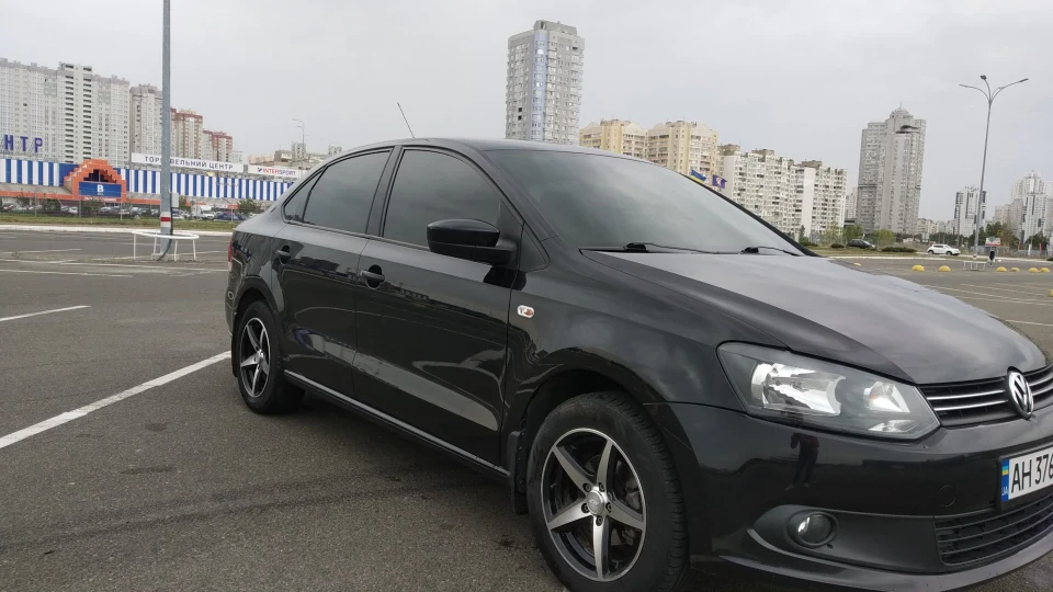 Volkswagen Polo Sedan