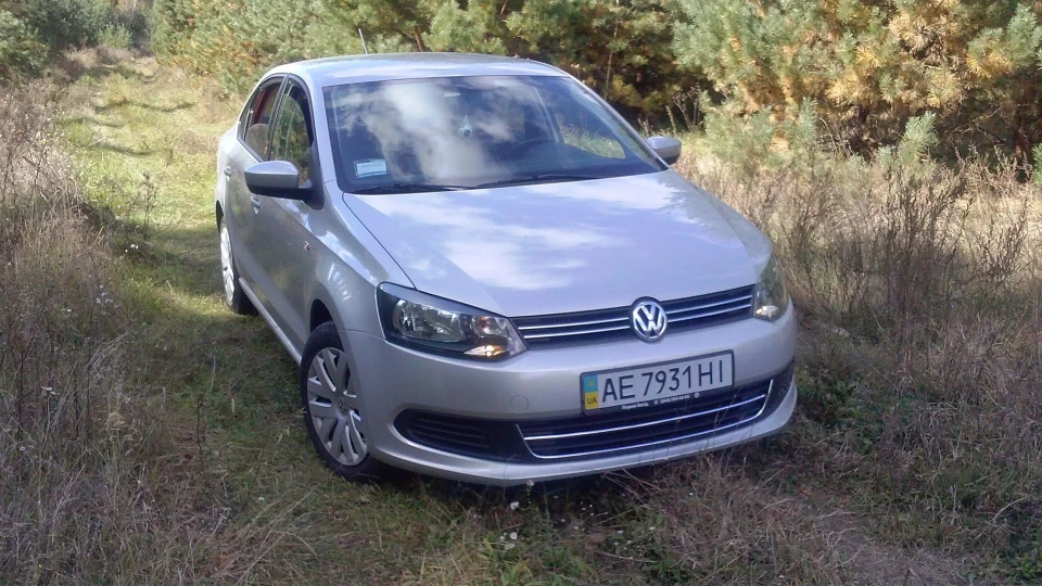 Volkswagen Polo Sedan 2