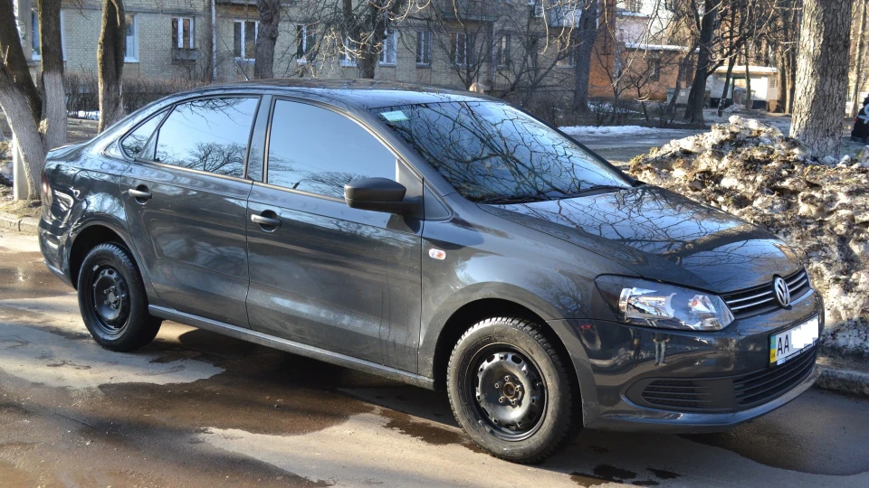 Volkswagen Polo Sedan 2