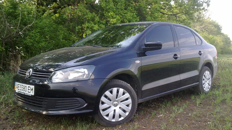Volkswagen Polo Sedan 4