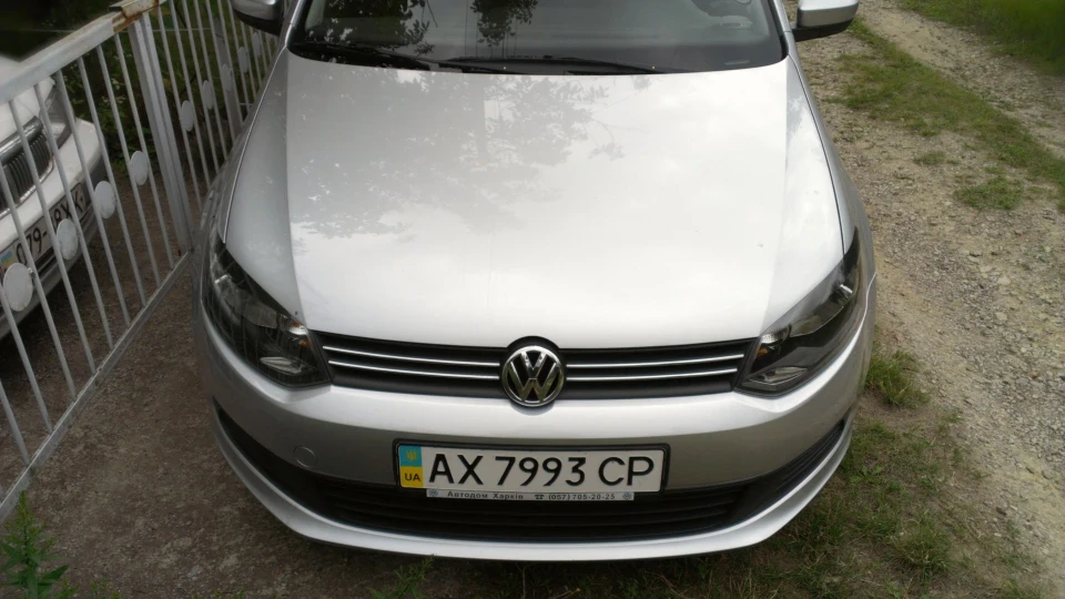 Volkswagen Polo Sedan 3