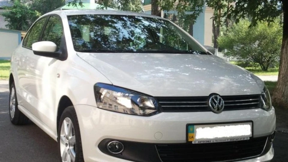 Volkswagen Polo Sedan 4