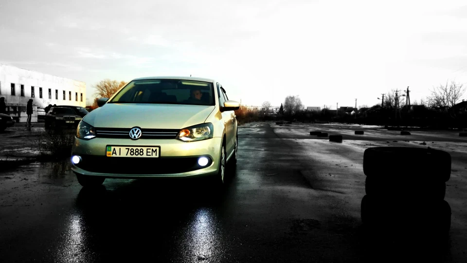 Volkswagen Polo Sedan 2