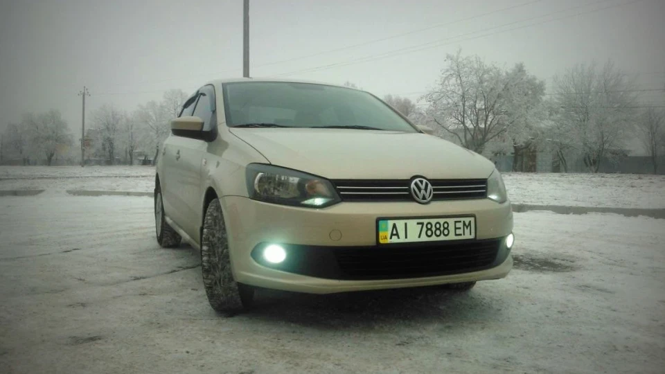 Volkswagen Polo Sedan 5