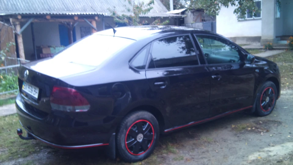 Volkswagen Polo Sedan 3