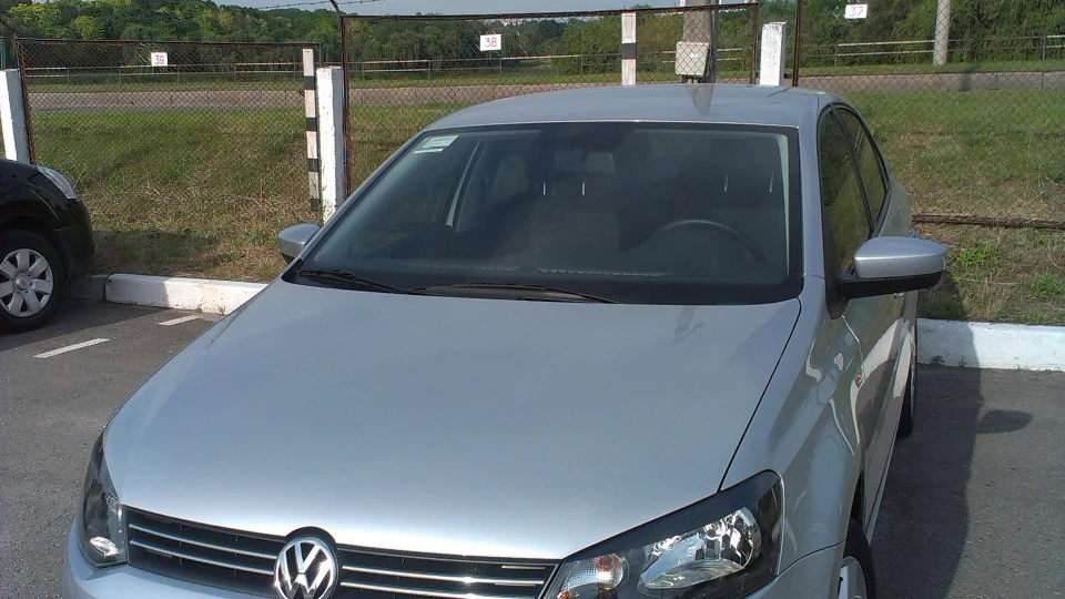 Volkswagen Polo Sedan 2