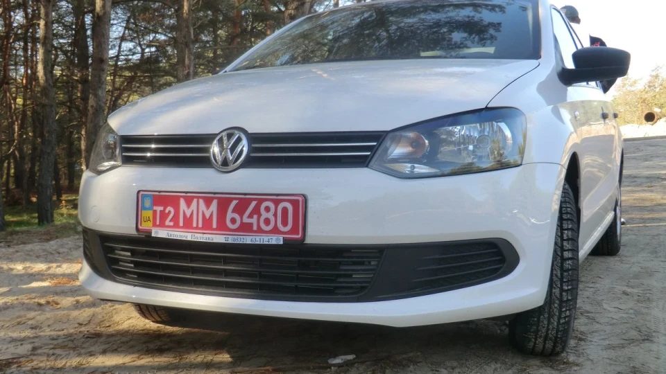 Volkswagen Polo Sedan 2