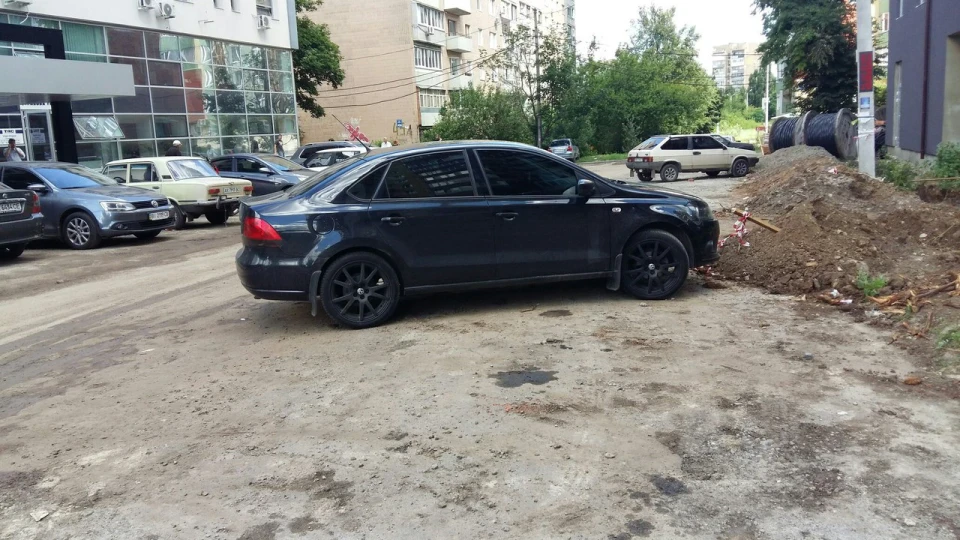 Volkswagen Polo Sedan 2
