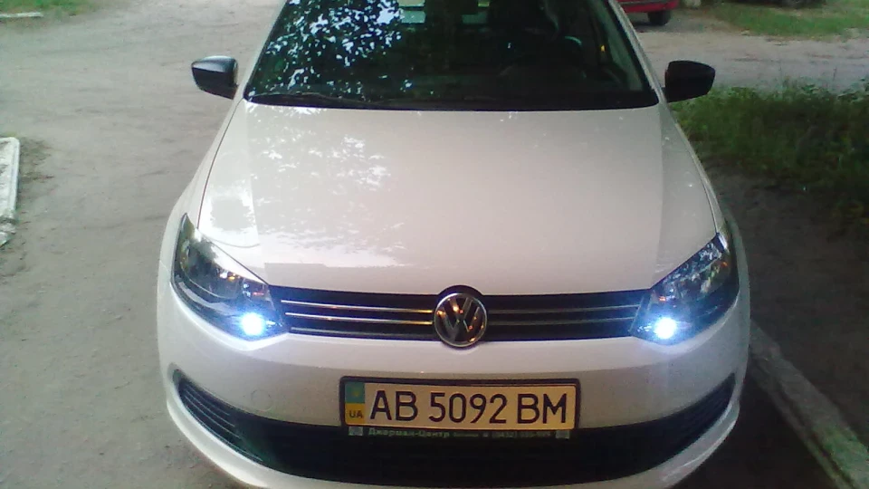 Volkswagen Polo Sedan 2