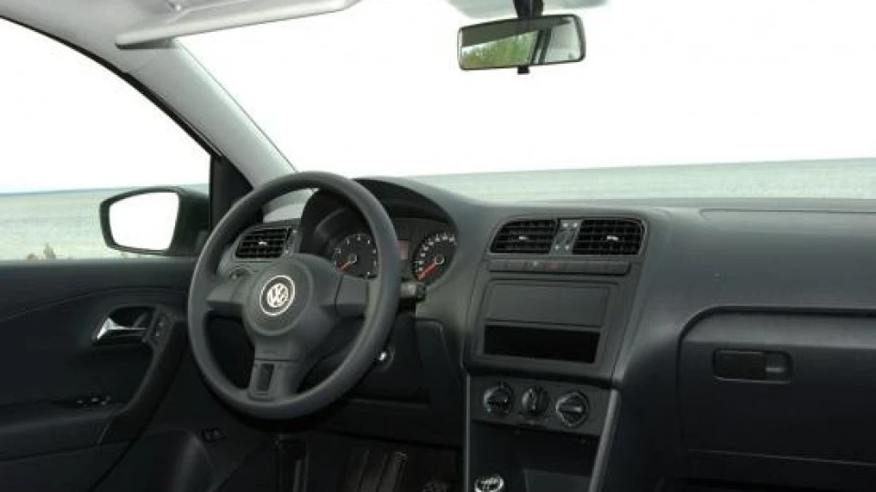 Volkswagen Polo Sedan 2