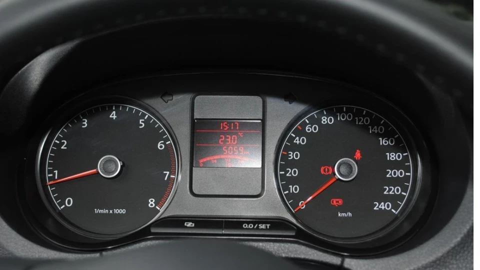 Volkswagen Polo Sedan 5