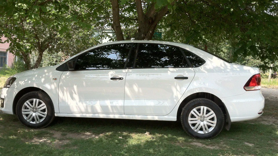 Volkswagen Polo Sedan 2