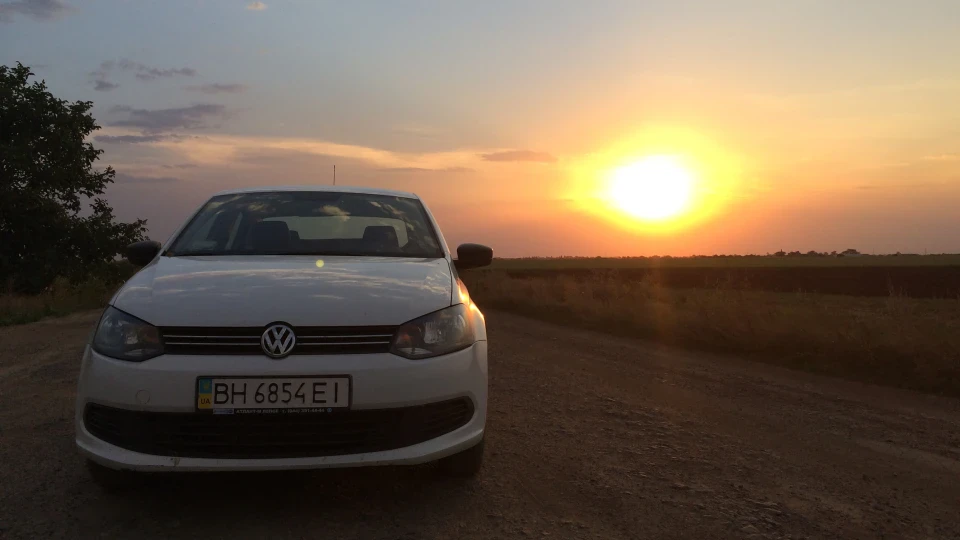 Volkswagen Polo Sedan 5