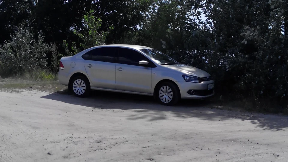Volkswagen Polo Sedan 3