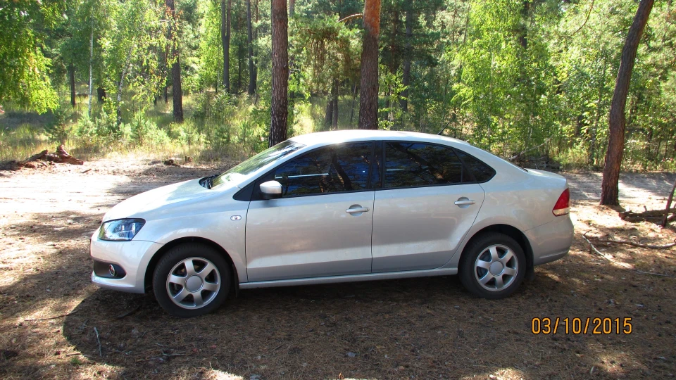 Volkswagen Polo Sedan 5
