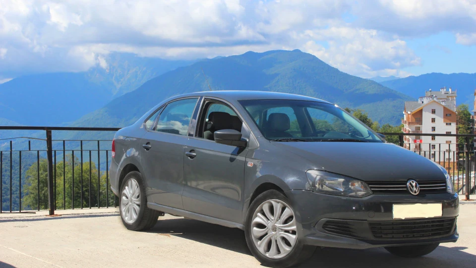 Volkswagen Polo Sedan 2