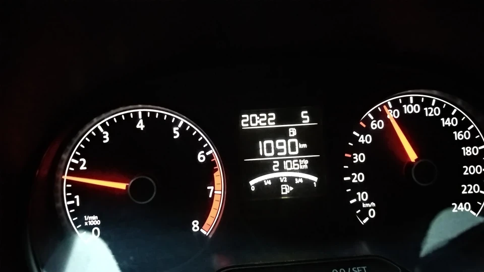 Volkswagen Polo Sedan 3