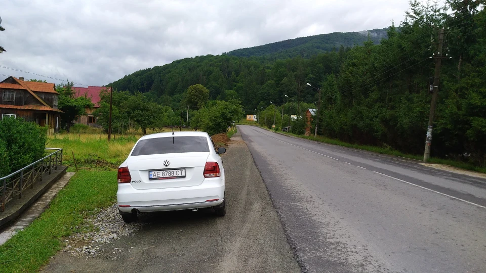 Volkswagen Polo Sedan 4