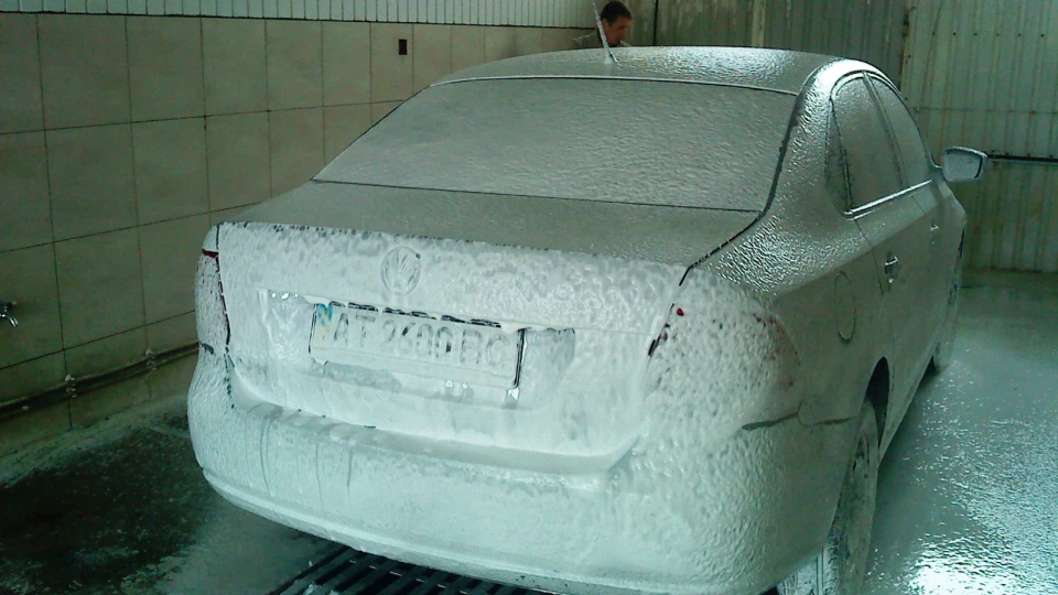 Volkswagen Polo Sedan 3