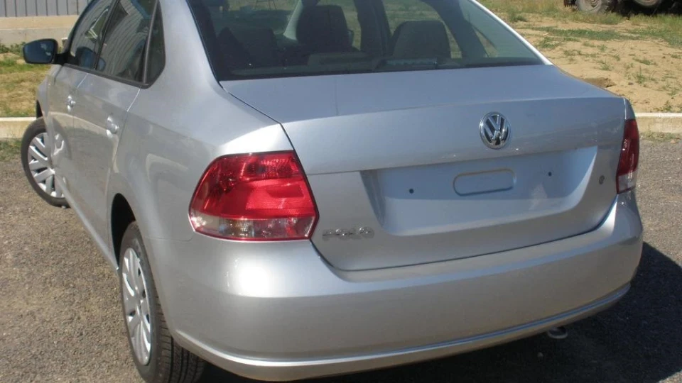 Volkswagen Polo Sedan 4