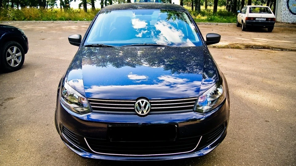 Volkswagen Polo Sedan 2